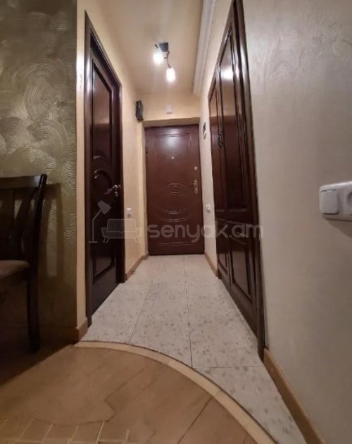 2 Սենյականոց Բնակարան Քարե Շենքում, 42քմ, 3/4 հարկ, Կոսմետիկ Վերանորոգված, Կահավորված, Արևկող