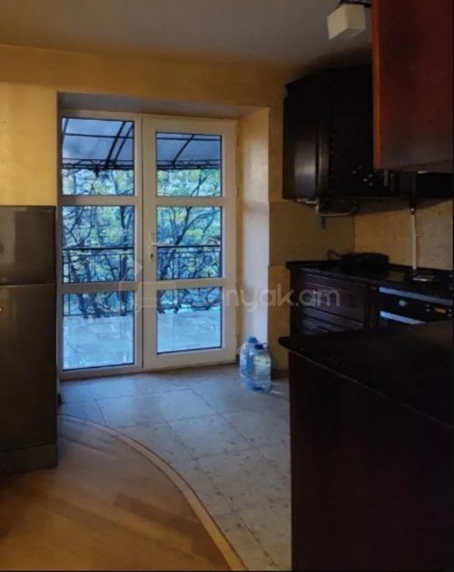 2 Սենյականոց Բնակարան Քարե Շենքում, 42քմ, 3/4 հարկ, Կոսմետիկ Վերանորոգված, Կահավորված, Արևկող