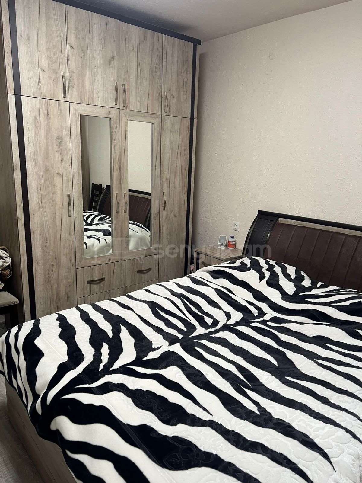 2 Սենյականոց Բնակարան Քարե Շենքում, 70քմ, 2/5 հարկ, Նորմալ Վիճակում, Կահավորված, Արևկող