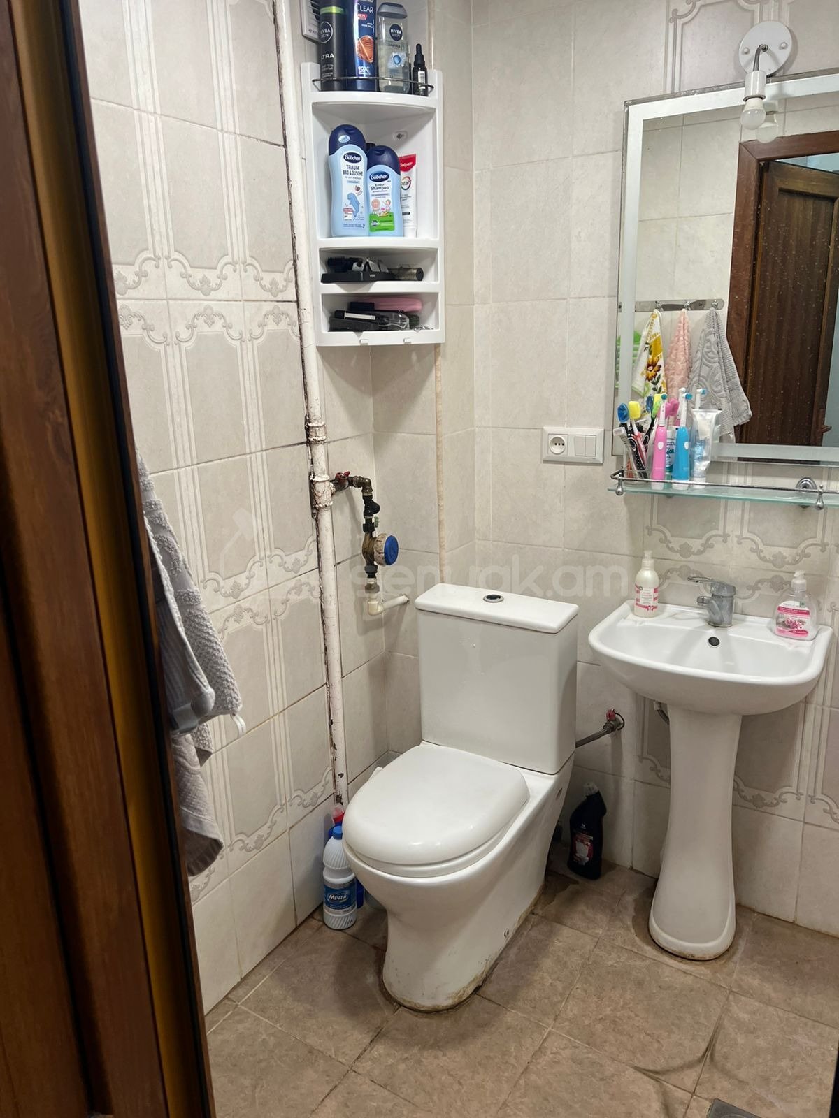 2 Սենյականոց Բնակարան Քարե Շենքում, 70քմ, 2/5 հարկ, Նորմալ Վիճակում, Կահավորված, Արևկող