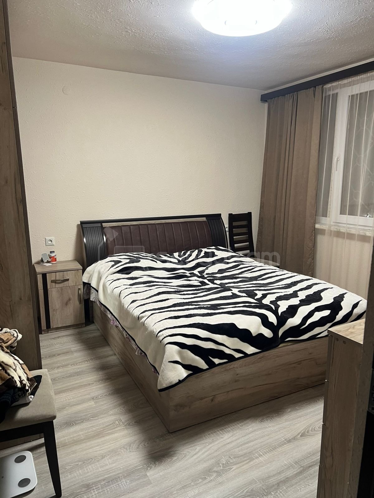 2 Սենյականոց Բնակարան Քարե Շենքում, 70քմ, 2/5 հարկ, Նորմալ Վիճակում, Կահավորված, Արևկող