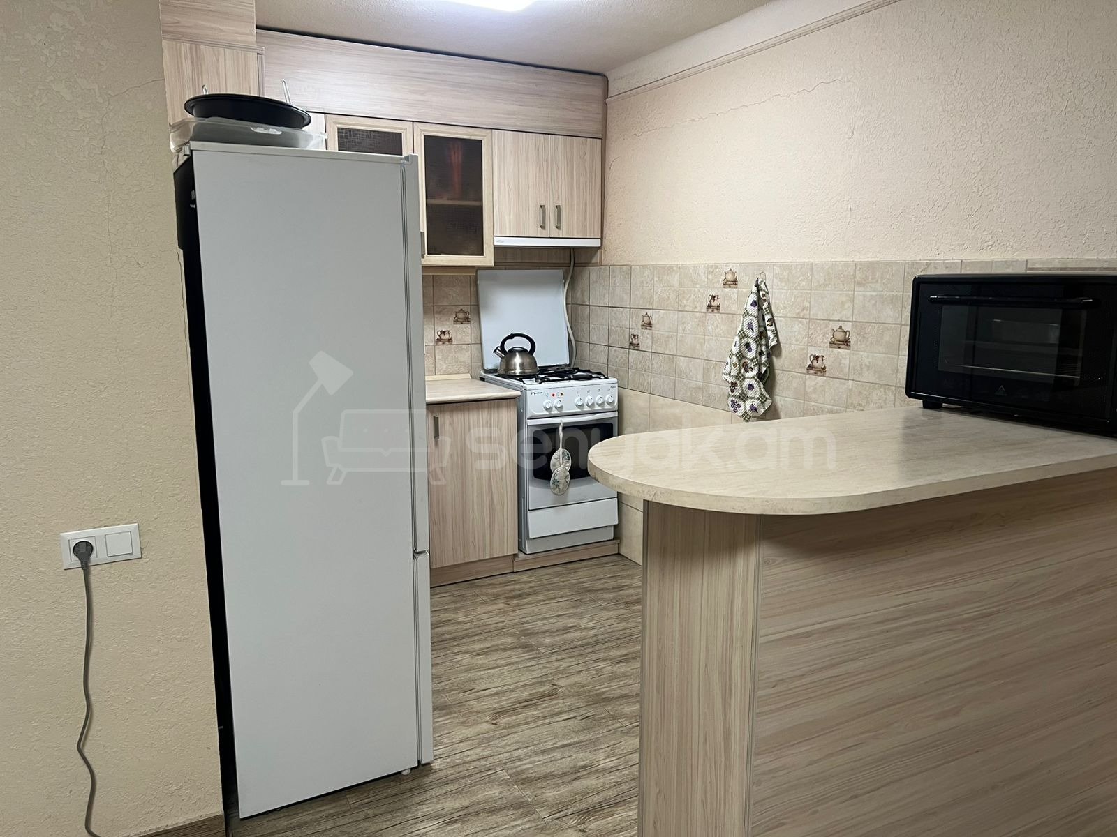 2 Սենյականոց Բնակարան Քարե Շենքում, 70քմ, 2/5 հարկ, Նորմալ Վիճակում, Կահավորված, Արևկող