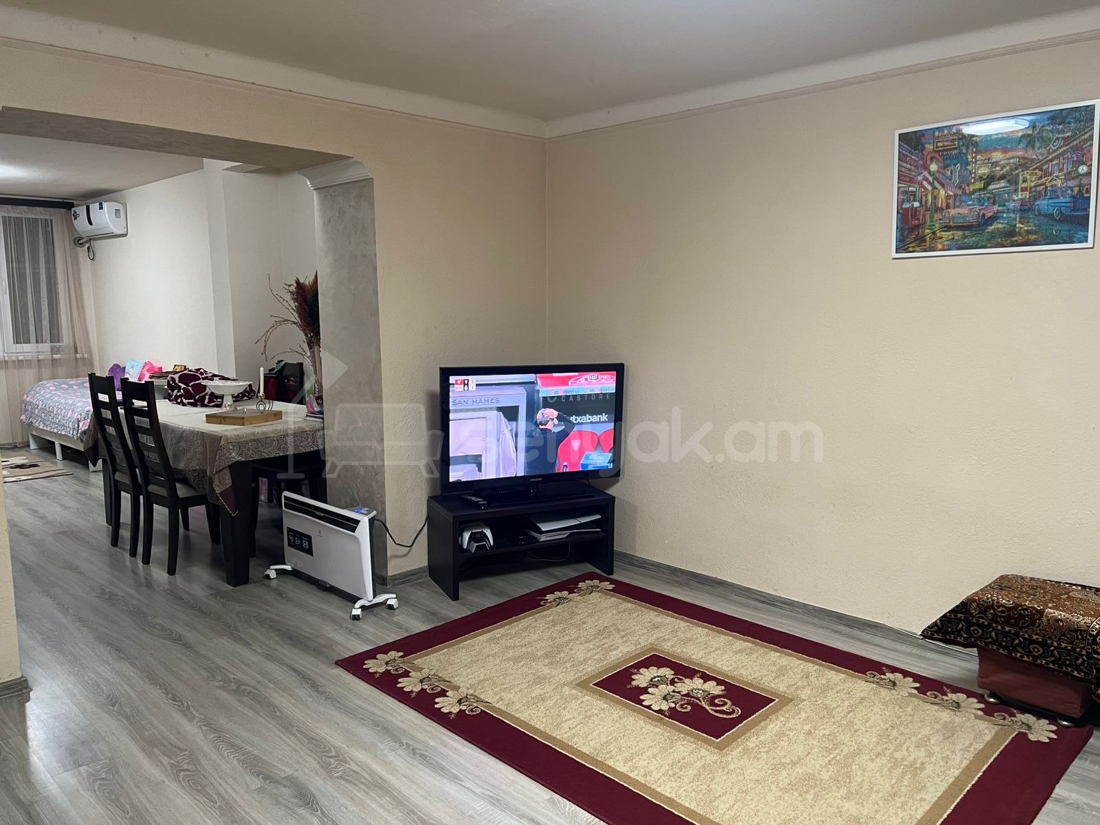 2 Սենյականոց Բնակարան Քարե Շենքում, 70քմ, 2/5 հարկ, Նորմալ Վիճակում, Կահավորված, Արևկող