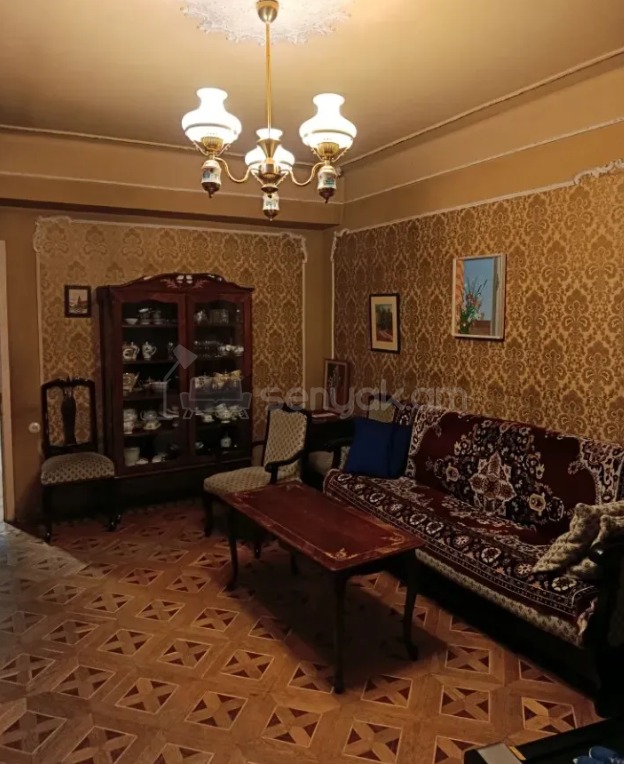 3 Սենյականոց Բնակարան Քարե Շենքում, 78քմ, 2/5 հարկ, Պետական Վիճակում