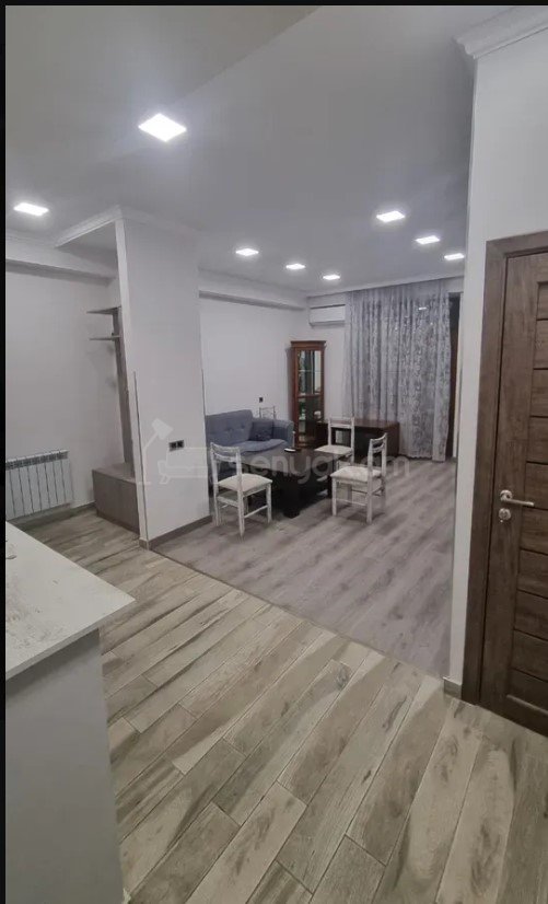 3 Սենյականոց Բնակարան, 76քմ, 6/12 հարկ, Կապիտալ Վերանորոգված, Կահավորված