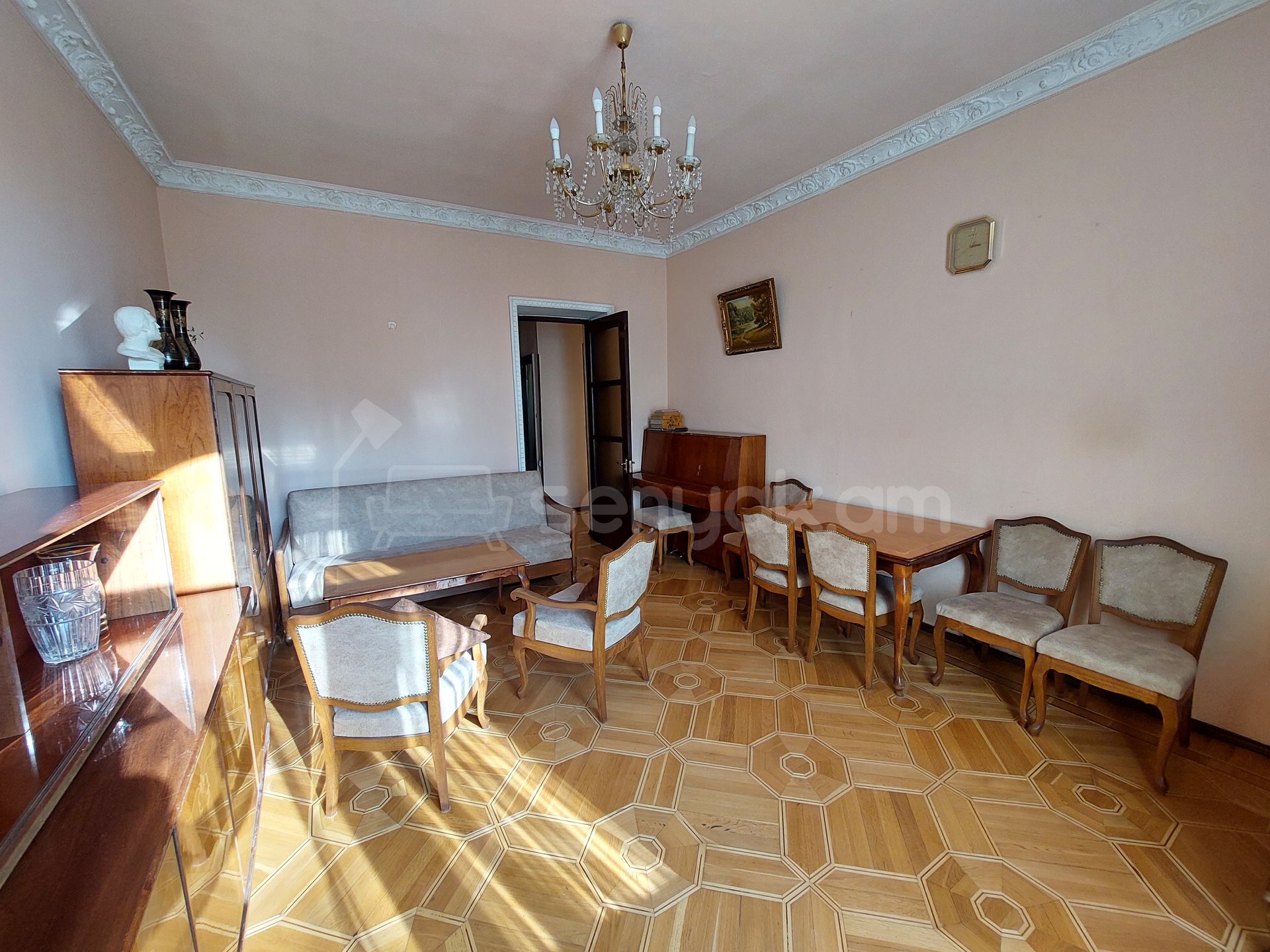 3 Սենյականոց Բնակարան Քարե Շենքում, 80քմ, 5/5 հարկ, Նորմալ Վիճակում, Կահավորված