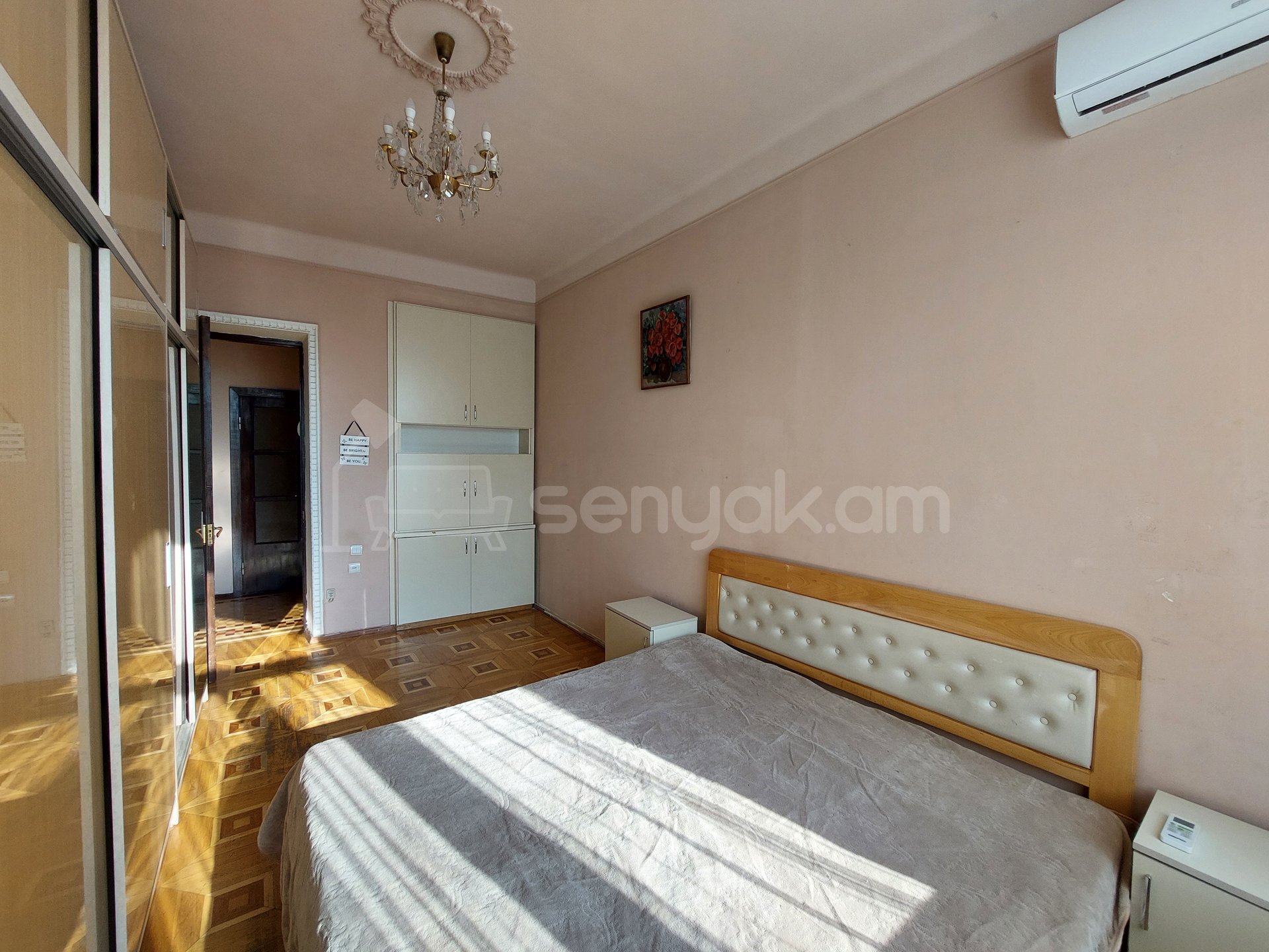 3 Սենյականոց Բնակարան Քարե Շենքում, 80քմ, 5/5 հարկ, Նորմալ Վիճակում, Կահավորված