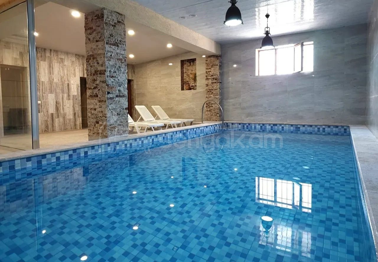 5 Սենյականոց Շքեղ Առանձնատուն, 250քմ, Լողավազանով