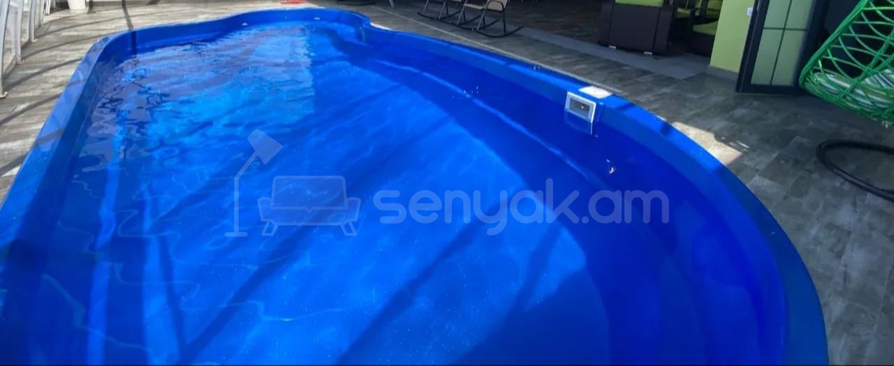 2 Սենյականոց Ամառանոց, 200քմ, Լողավազանով