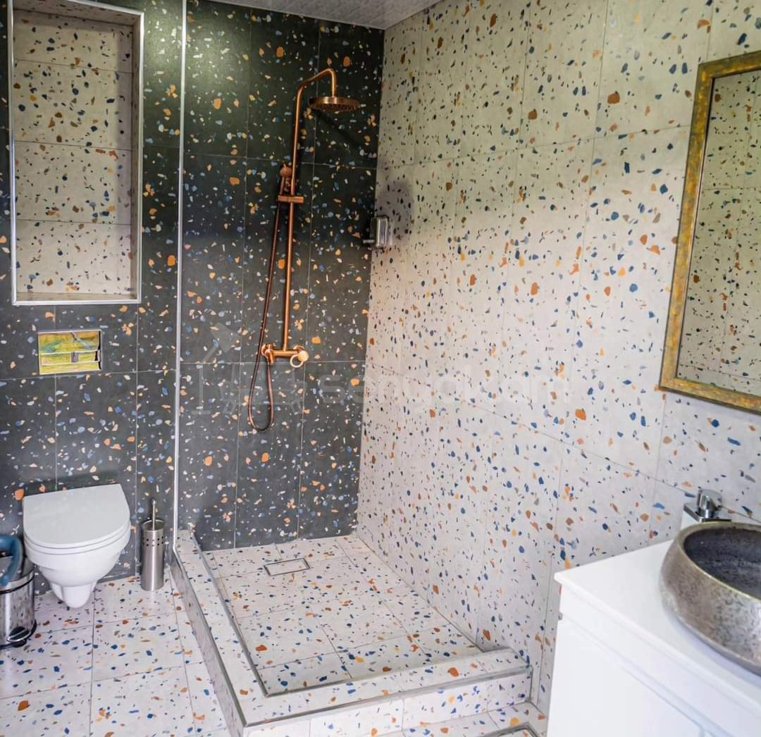 2 Սենյականոց Ամառանոց, 200քմ, Լողավազանով