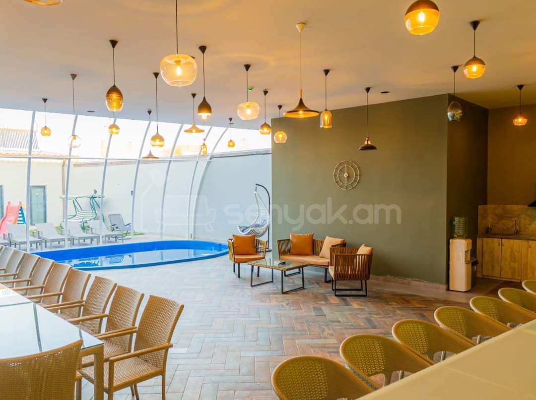 2 Սենյականոց Ամառանոց, 200քմ, Լողավազանով