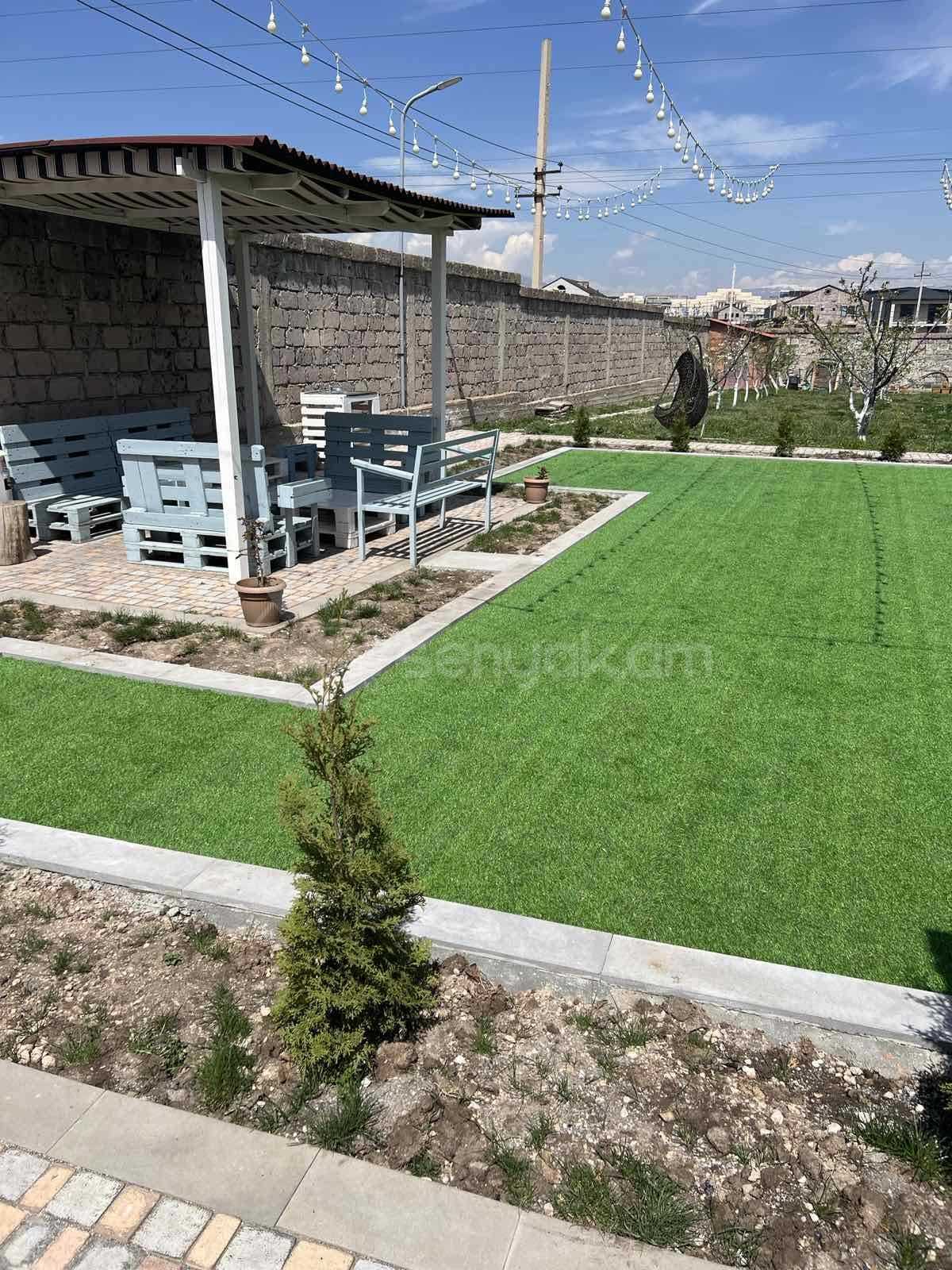 1 Սենյականոց Ամառանոց, 200քմ, Լողավազանով