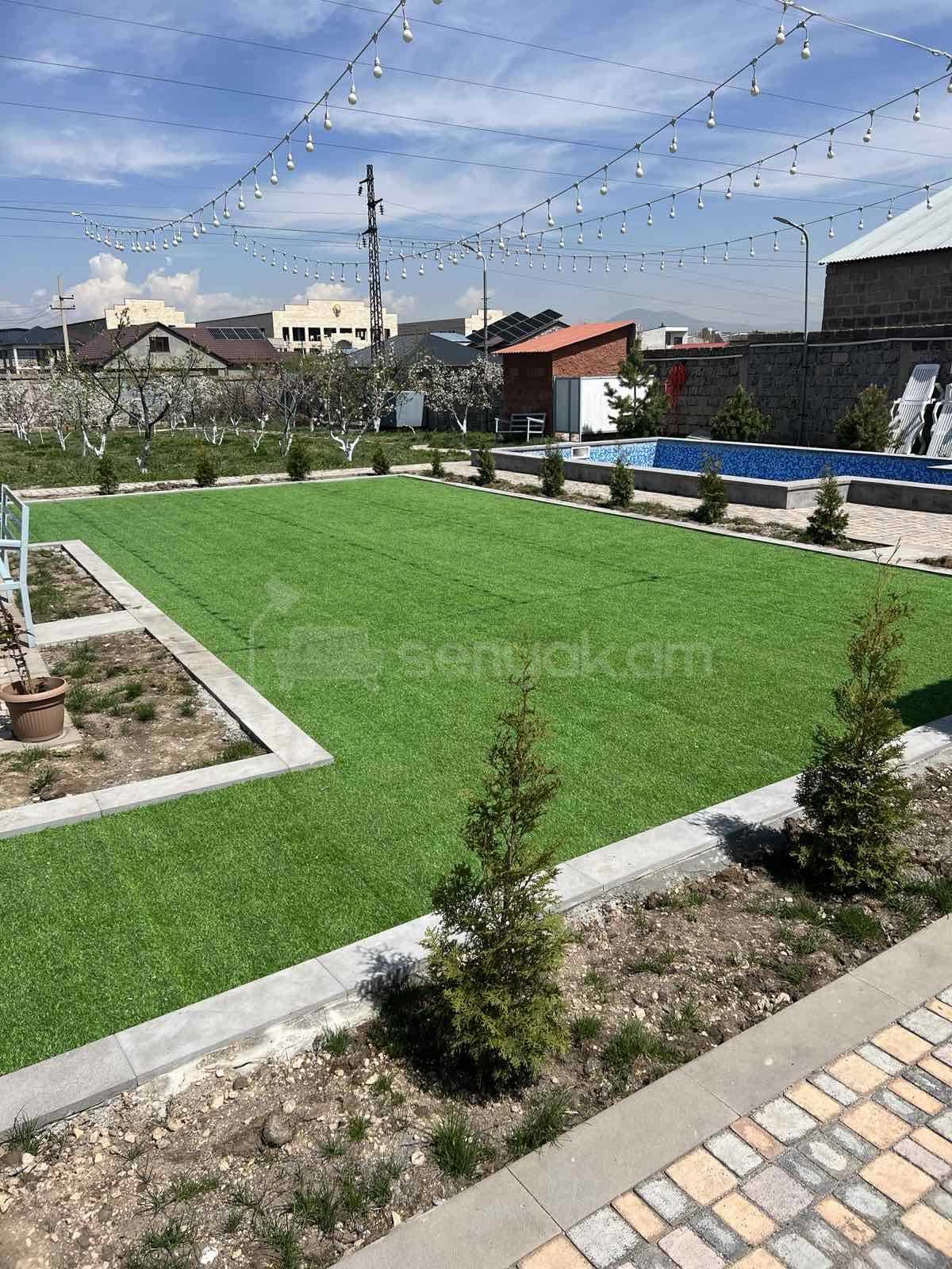 1 Սենյականոց Ամառանոց, 200քմ, Լողավազանով