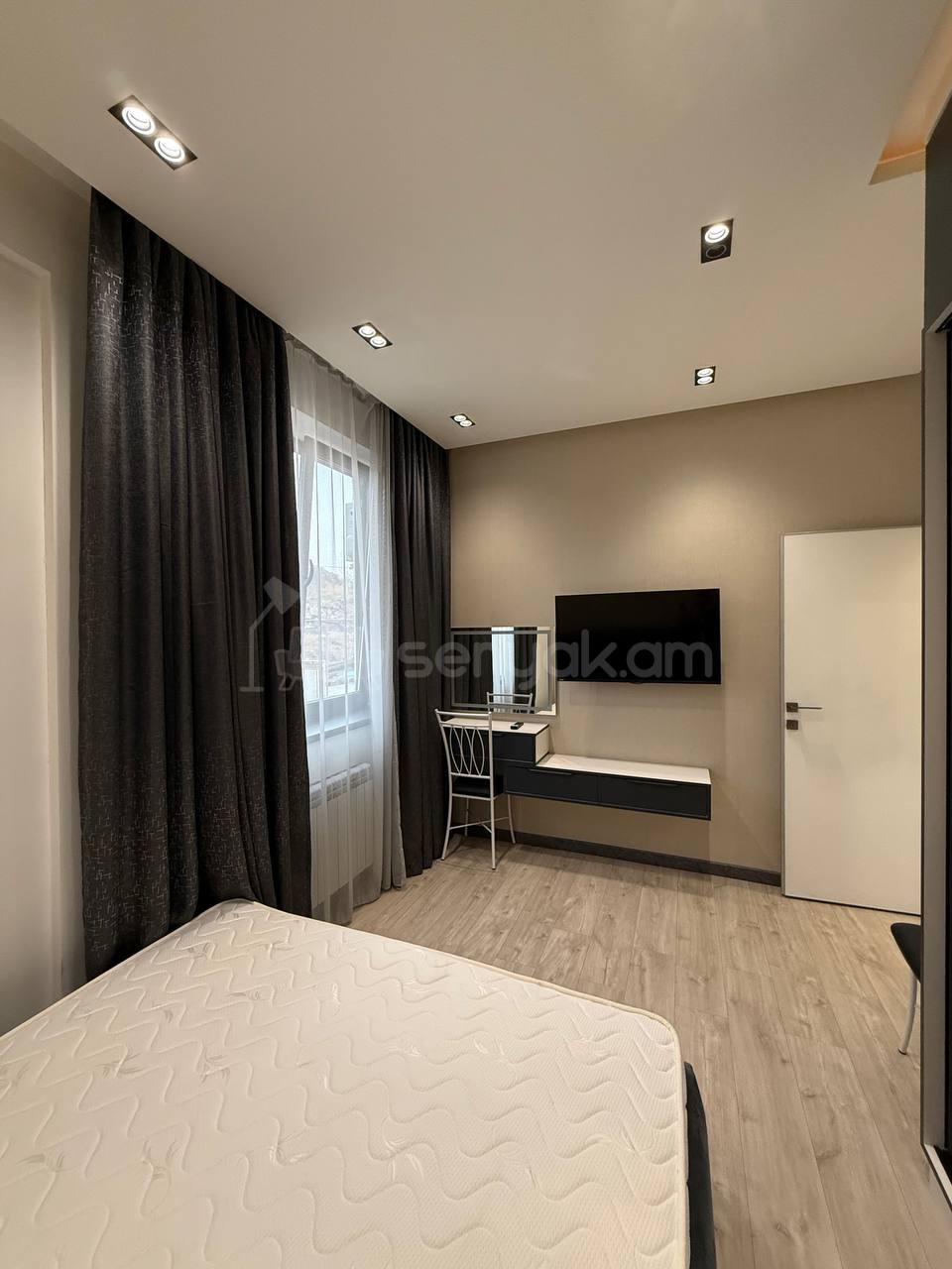 2 Սենյականոց Բնակարան Նորակառույցում, 50քմ, 4/5 հարկ, Կապիտալ Վերանորոգված, Կահավորված