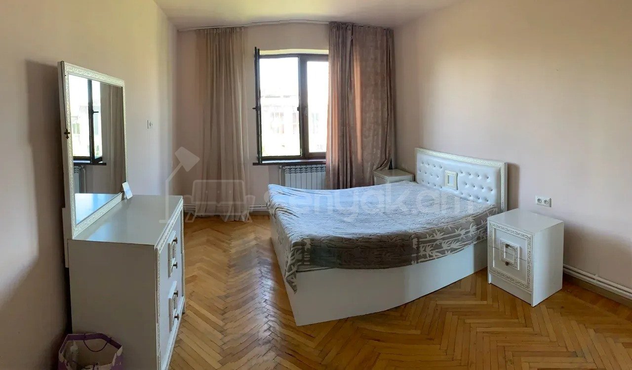 3 Սենյականոց Բնակարան Քարե Շենքում, 73քմ, 5/5 հարկ, Կապիտալ Վերանորոգված