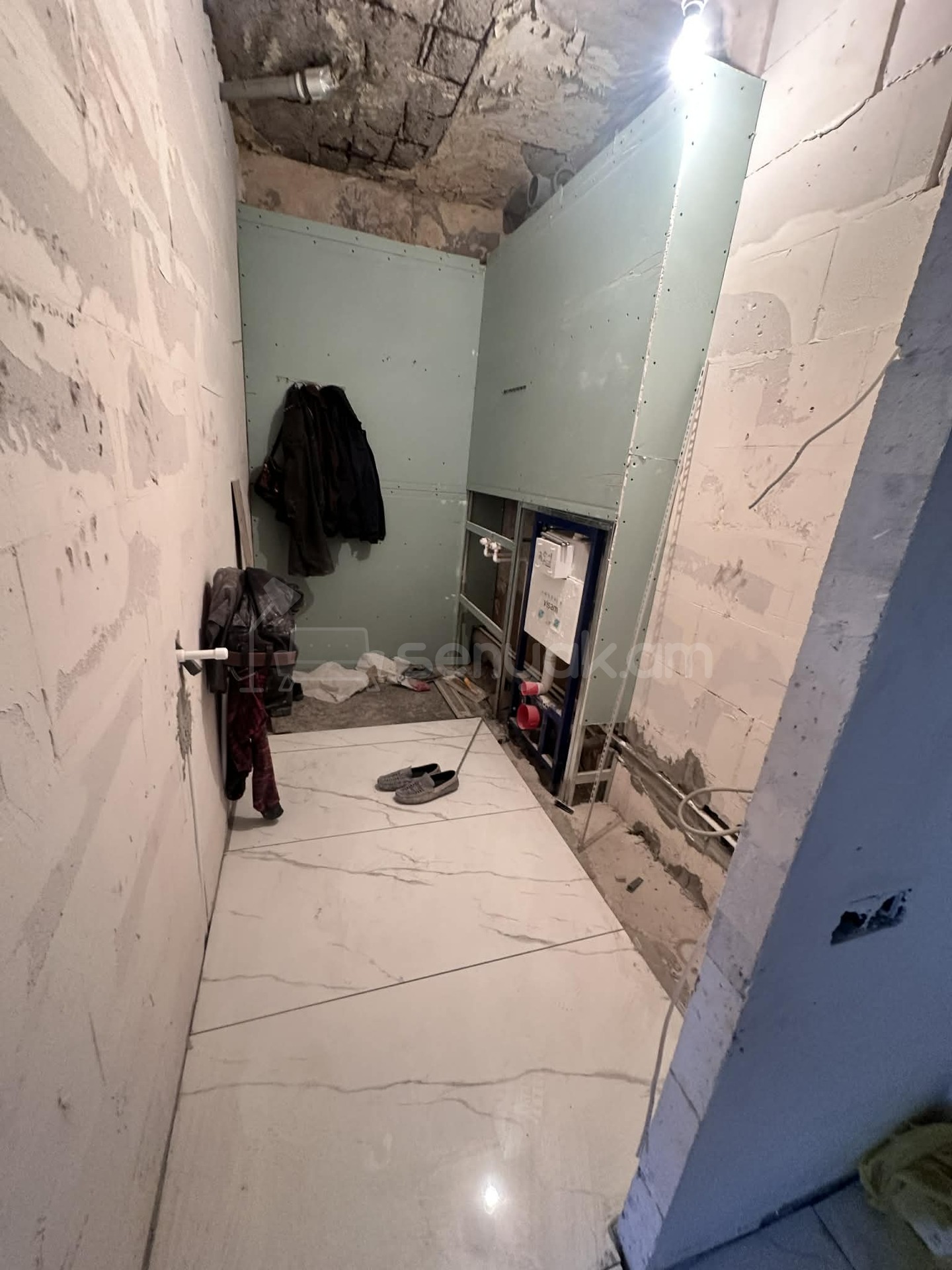 3 Սենյականոց Բնակարան Քարե Շենքում, 60քմ, 2/5 հարկ, Կապիտալ Վերանորոգված