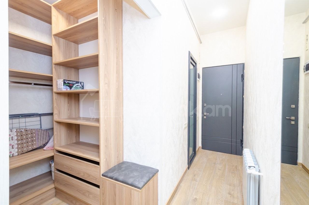 2 Սենյականոց Բնակարան, 42քմ, 2/5 հարկ, Դիզայներական Վերանորոգված