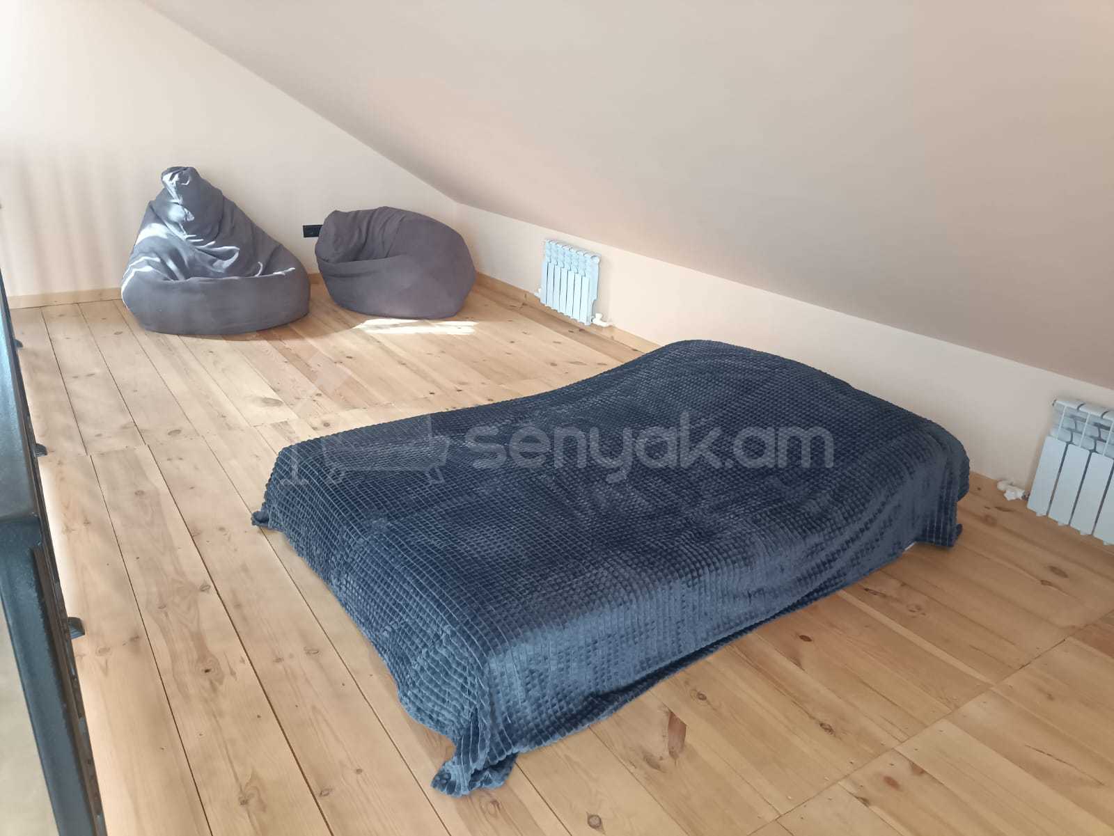 6 Սենյականոց Ամառանոց, 200քմ, Լողավազանով