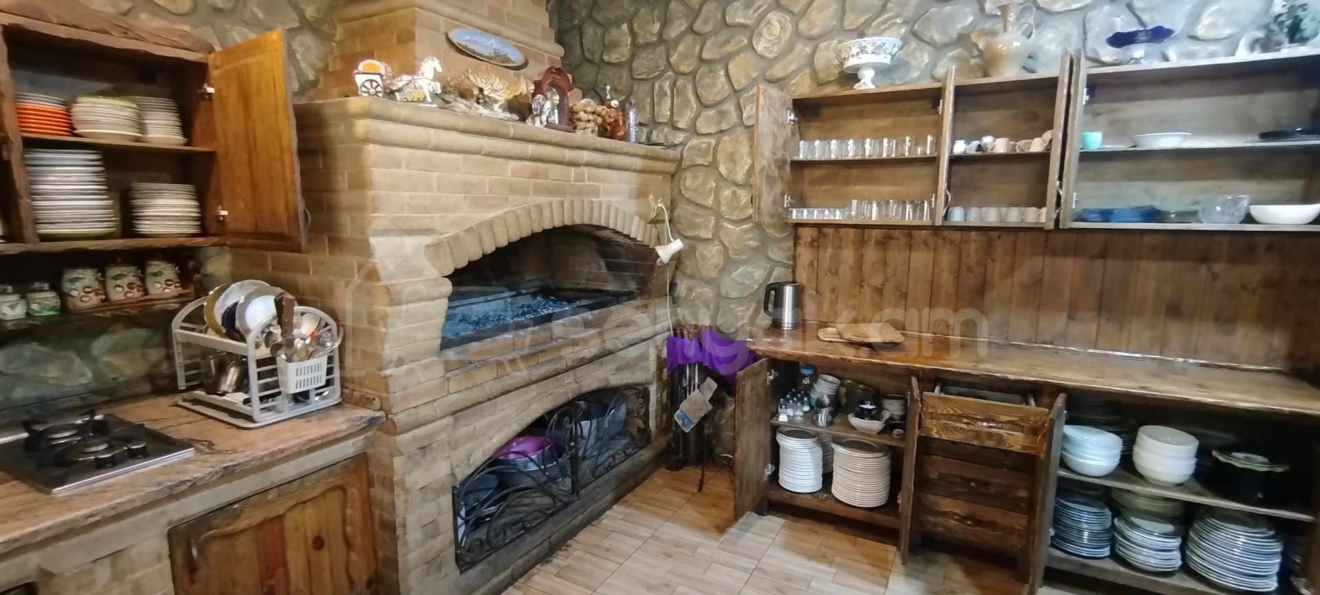 6 Սենյականոց Ամառանոց, 200քմ, Լողավազանով