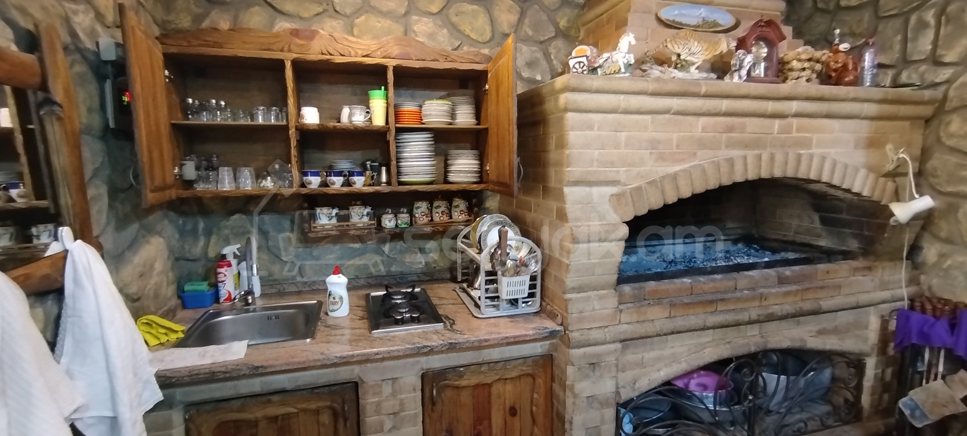 6 Սենյականոց Ամառանոց, 200քմ, Լողավազանով