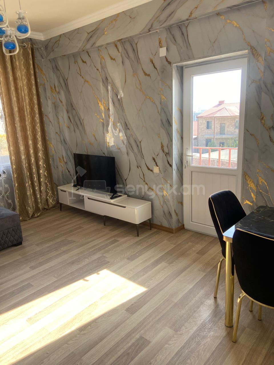 2 Սենյականոց Բնակարան Նորակառույցում, 55քմ, 2/4 հարկ, Դիզայներական Վերանորոգված, Կահավորված, Արևկող