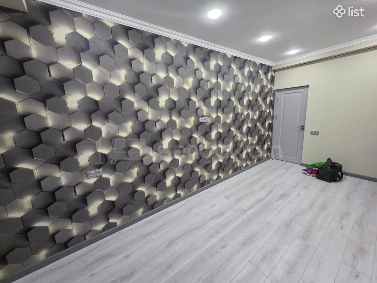 1 Սենյականոց Բնակարան, 27քմ, 11/12 հարկ, Կապիտալ Վերանորոգված