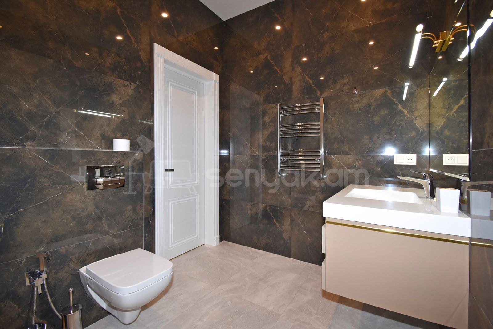 3 Սենյականոց Բնակարան Նորակառույցում, 80քմ, 8/12 հարկ, Դիզայներական Վերանորոգված