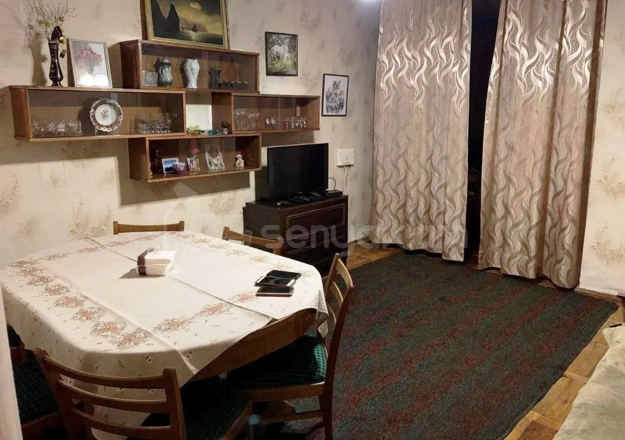 2 Սենյականոց Բնակարան Քարե Շենքում, 47քմ, 1/5 հարկ, Պետական Վիճակում