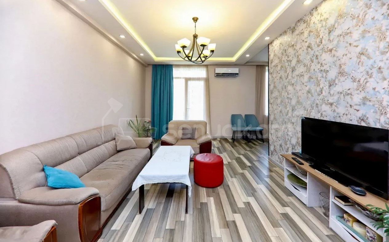 3 Սենյականոց Բնակարան Քարե Շենքում, 90քմ, 4/5 հարկ, Դիզայներական Վերանորոգված