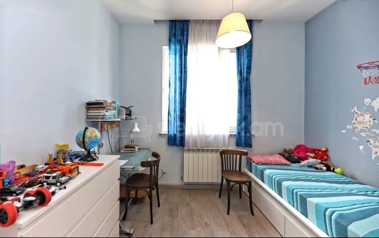 3 Սենյականոց Բնակարան Քարե Շենքում, 90քմ, 4/5 հարկ, Դիզայներական Վերանորոգված