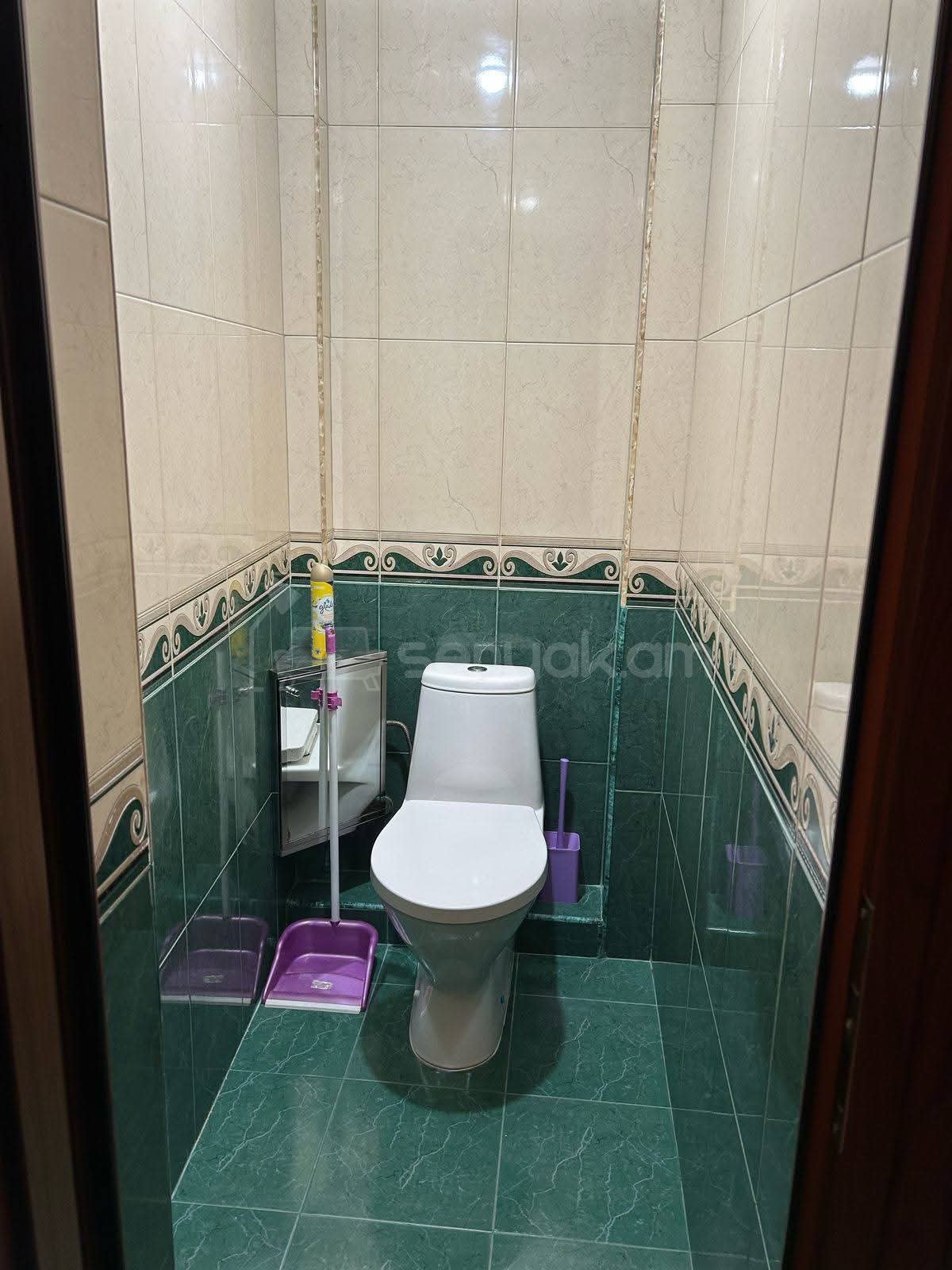 3 Սենյականոց Բնակարան Քարե Շենքում, 72քմ, 4/5 հարկ, Կապիտալ Վերանորոգված