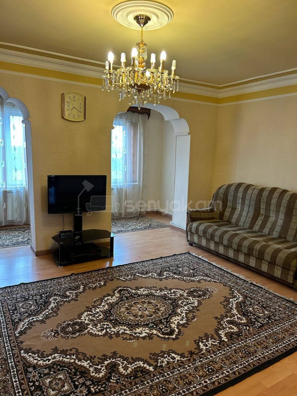 3 Սենյականոց Բնակարան Քարե Շենքում, 72քմ, 4/5 հարկ, Կապիտալ Վերանորոգված