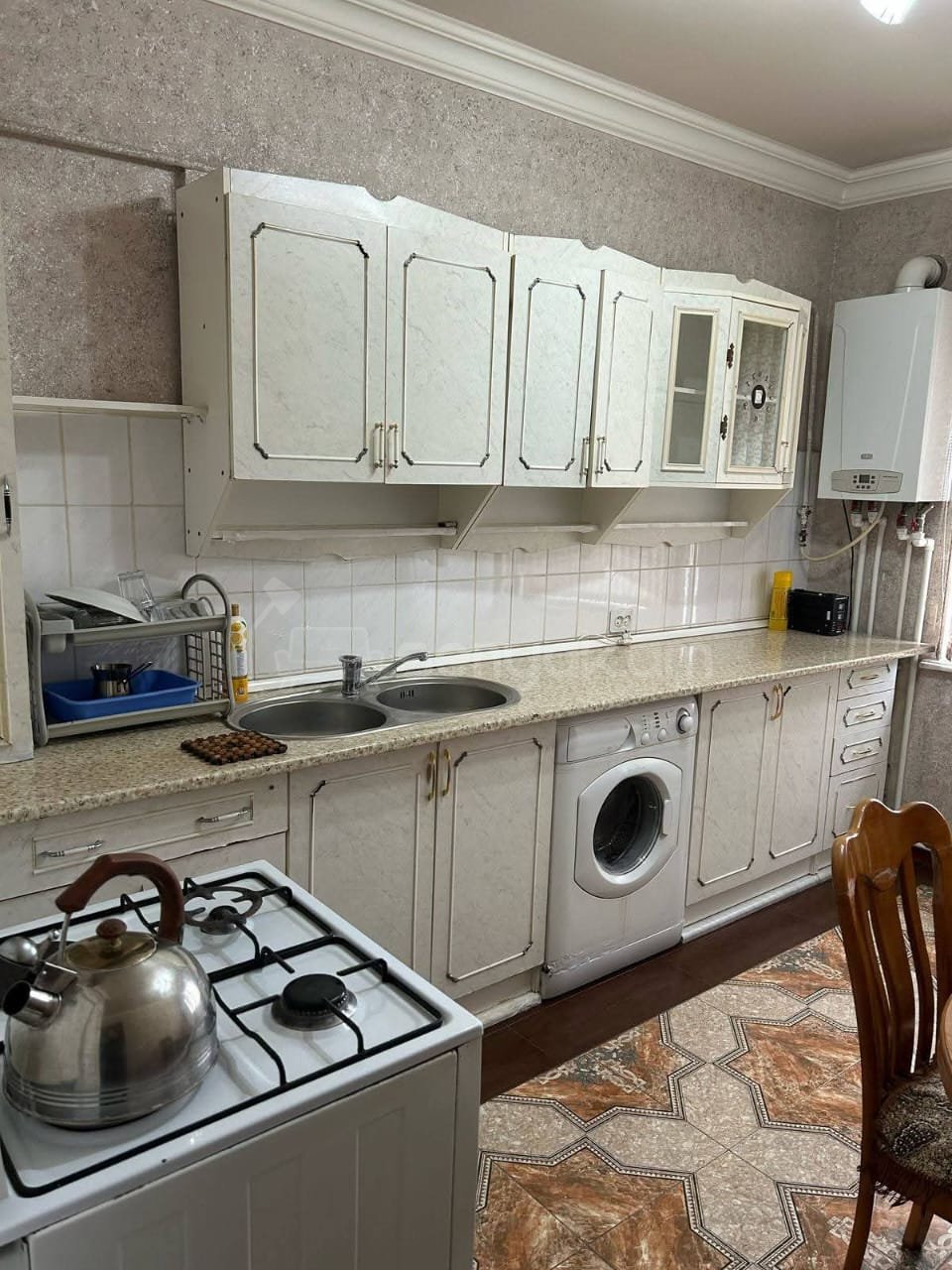 3 Սենյականոց Բնակարան Քարե Շենքում, 72քմ, 4/5 հարկ, Կապիտալ Վերանորոգված