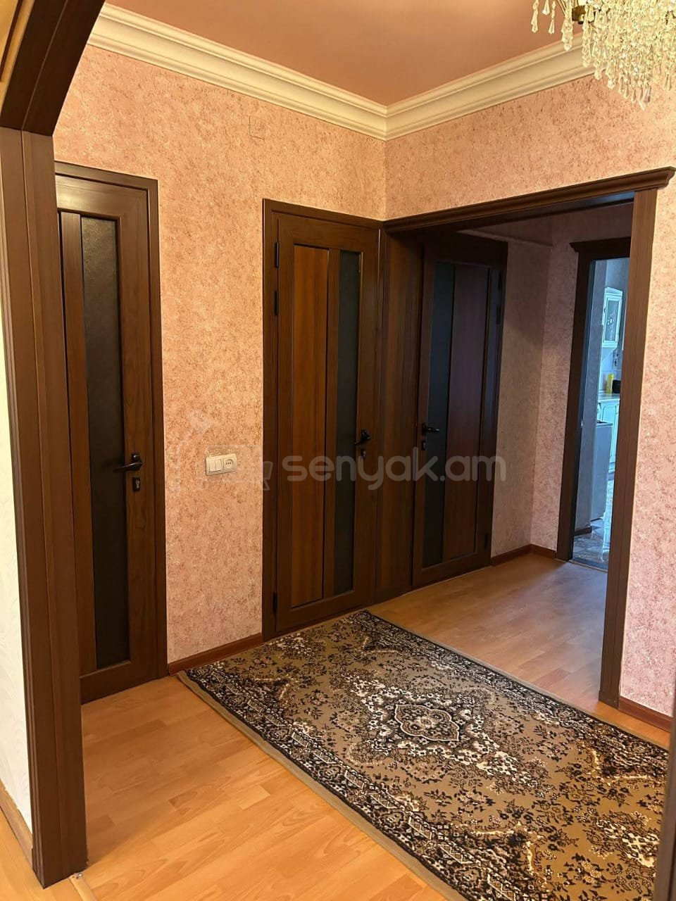 3 Սենյականոց Բնակարան Քարե Շենքում, 72քմ, 4/5 հարկ, Կապիտալ Վերանորոգված