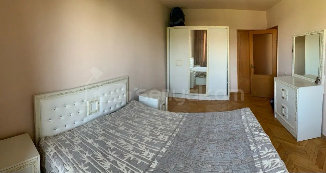 3 Սենյականոց Բնակարան Քարե Շենքում, 73քմ, 5/5 հարկ, Կապիտալ Վերանորոգված