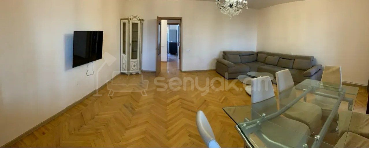 3 Սենյականոց Բնակարան Քարե Շենքում, 73քմ, 5/5 հարկ, Կապիտալ Վերանորոգված