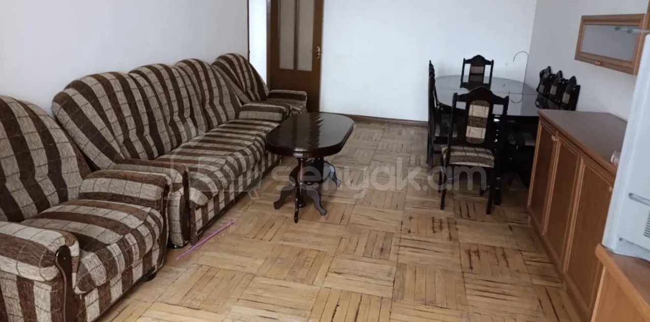 2 Սենյականոց Բնակարան Քարե Շենքում, 56քմ, 3/5 հարկ, Նորմալ Վիճակում, Կահավորված, Արևկող