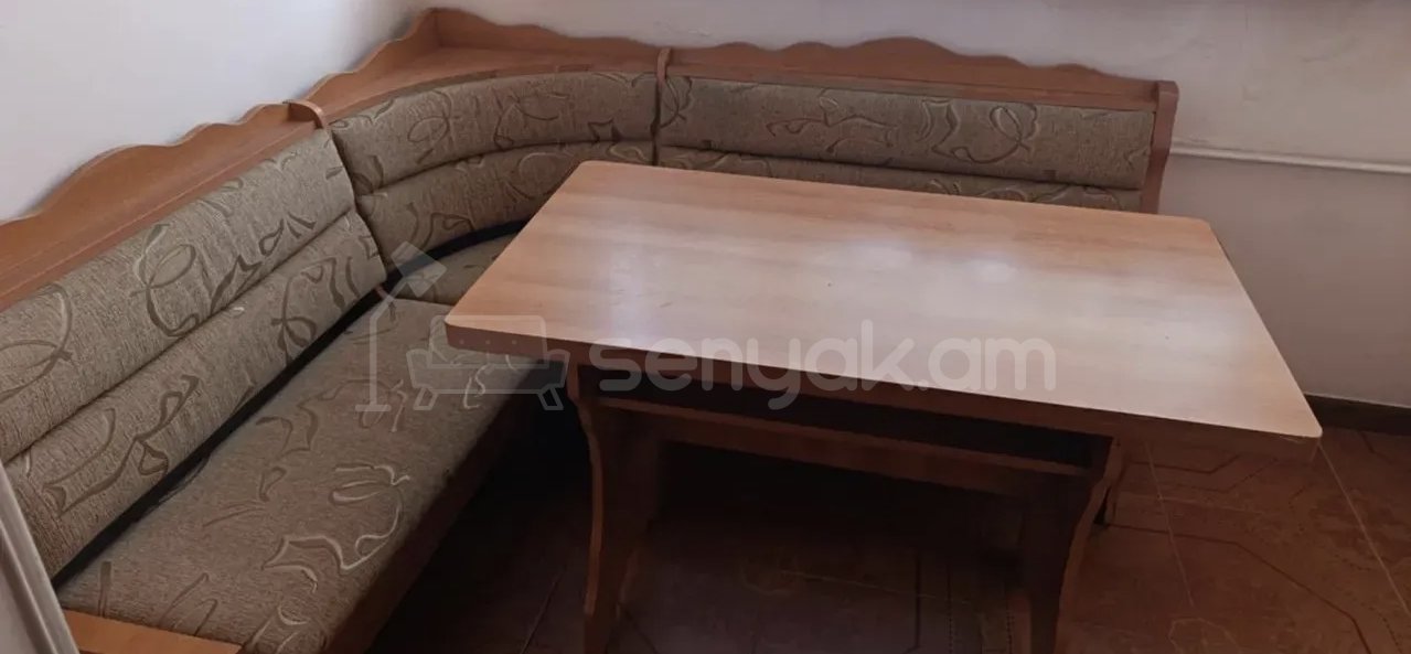 2 Սենյականոց Բնակարան Քարե Շենքում, 56քմ, 3/5 հարկ, Նորմալ Վիճակում, Կահավորված, Արևկող