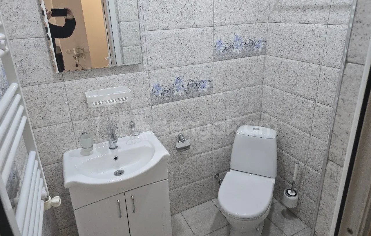 2 Սենյականոց Բնակարան, 67քմ, 6/9 հարկ, Նորմալ Վիճակում, Կահավորված, Արևկող