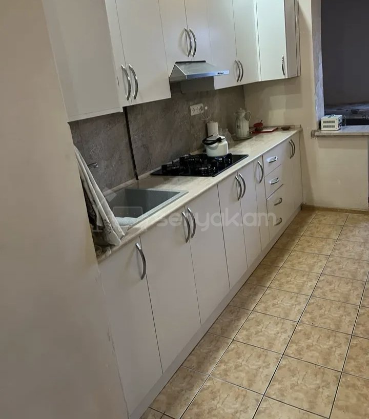 2 Սենյականոց Բնակարան Քարե Շենքում, 58քմ, 3/5 հարկ, Նորմալ Վիճակում, Կահավորված