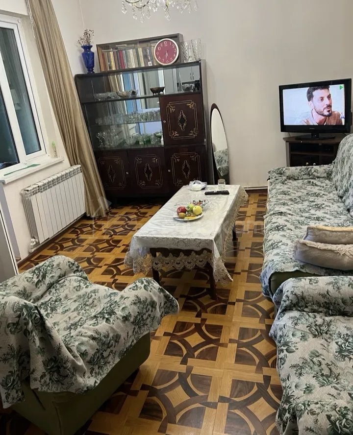 2 Սենյականոց Բնակարան Քարե Շենքում, 58քմ, 3/5 հարկ, Նորմալ Վիճակում, Կահավորված