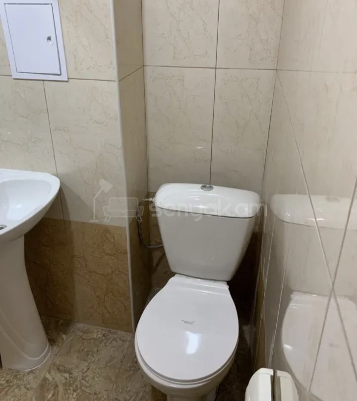 1 Սենյականոց Բնակարան Քարե Շենքում, 40քմ, 1/4 հարկ, Նորմալ Վիճակում, Կահավորված