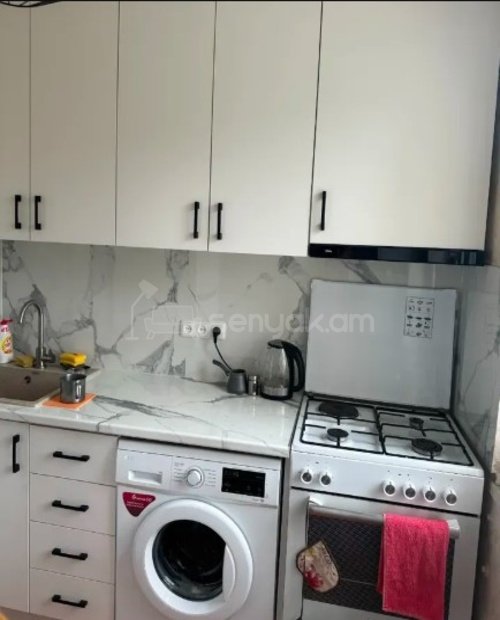 3 Սենյականոց Բնակարան Քարե Շենքում, 65քմ, 4/5 հարկ, Կապիտալ Վերանորոգված