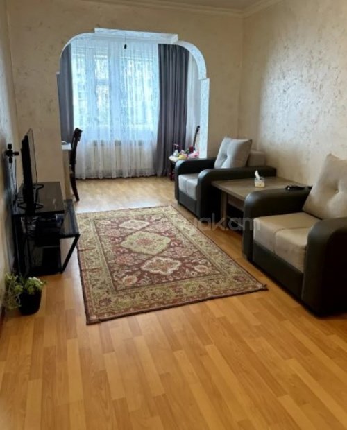 3 Սենյականոց Բնակարան Քարե Շենքում, 65քմ, 4/5 հարկ, Կապիտալ Վերանորոգված