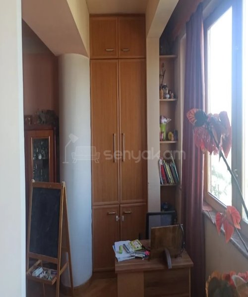 3 Սենյականոց Բնակարան Քարե Շենքում, 80քմ, 3/5 հարկ, Կոսմետիկ Վերանորոգված