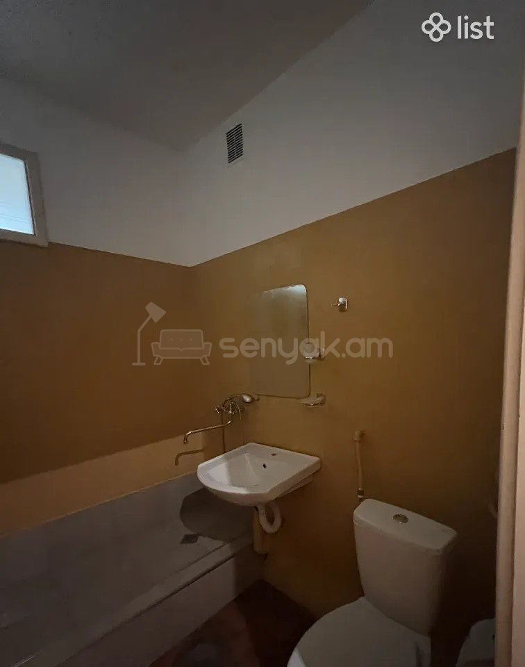 2 Սենյականոց Բնակարան Քարե Շենքում, 50քմ, 5/5 հարկ, Նորմալ Վիճակում, Արևկող