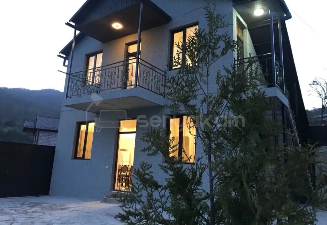 5 Սենյականոց Շքեղ Առանձնատուն, 180քմ, Լողավազանով