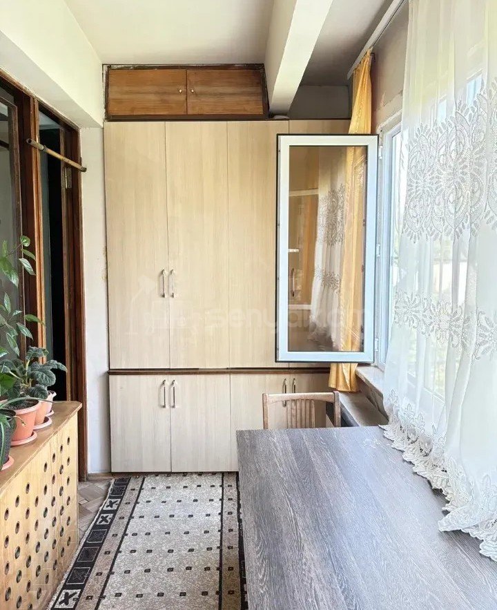 1 Սենյականոց Բնակարան Քարե Շենքում, 44քմ, 4/5 հարկ, Նորմալ Վիճակում