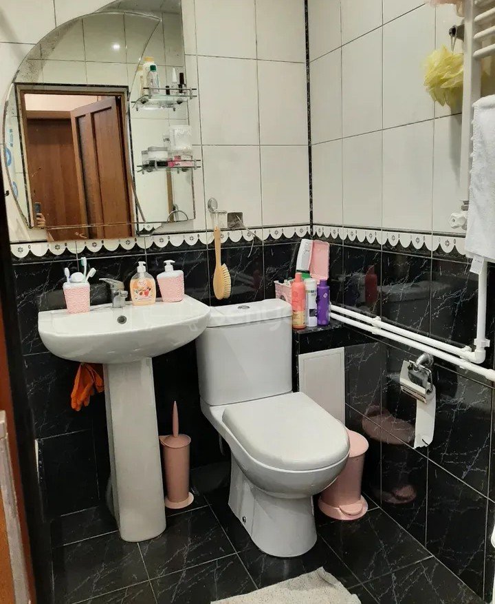 1 Սենյականոց Բնակարան Քարե Շենքում, 47քմ, 2/4 հարկ, Կոսմետիկ Վերանորոգված