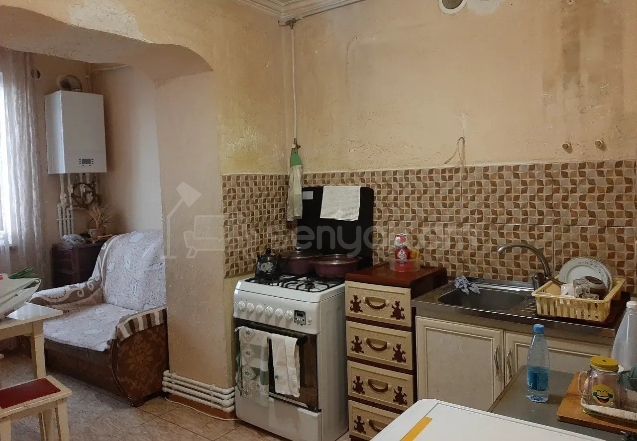 1 Սենյականոց Բնակարան Քարե Շենքում, 47քմ, 2/4 հարկ, Կոսմետիկ Վերանորոգված